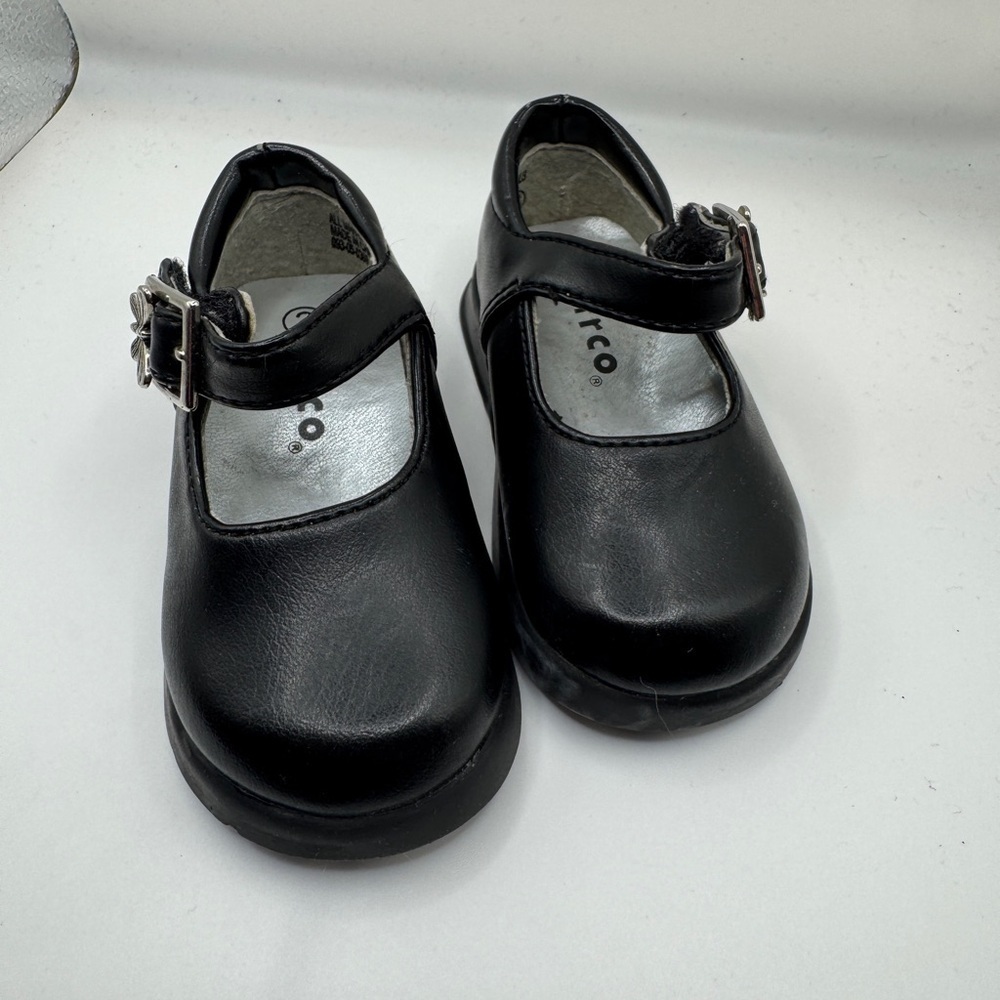 Circo Toddler 2 Girls Black Mary Jane Dress Shoes with Strap and Rounded Toe